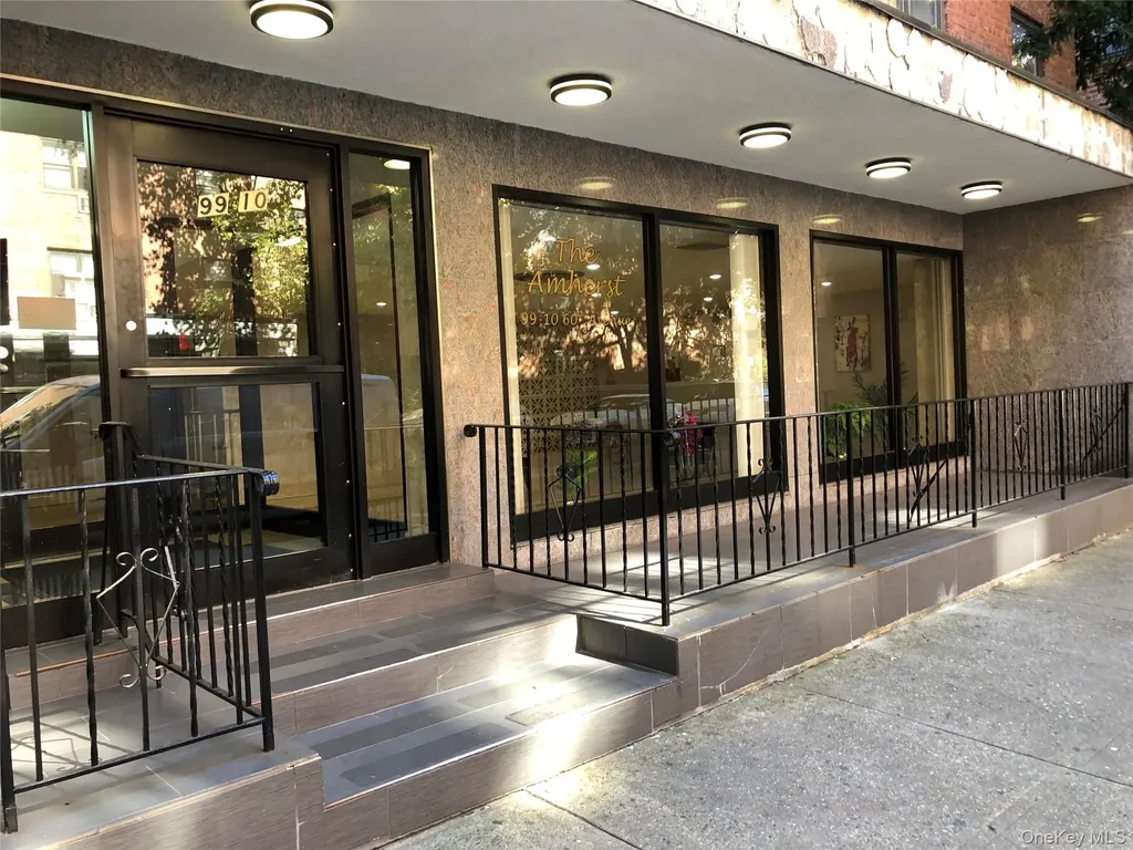 99-10 60ave Corona NY 11368