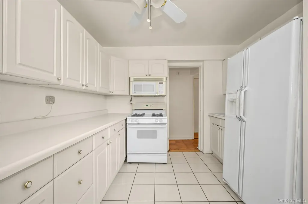 99-10 60ave Corona NY 11368