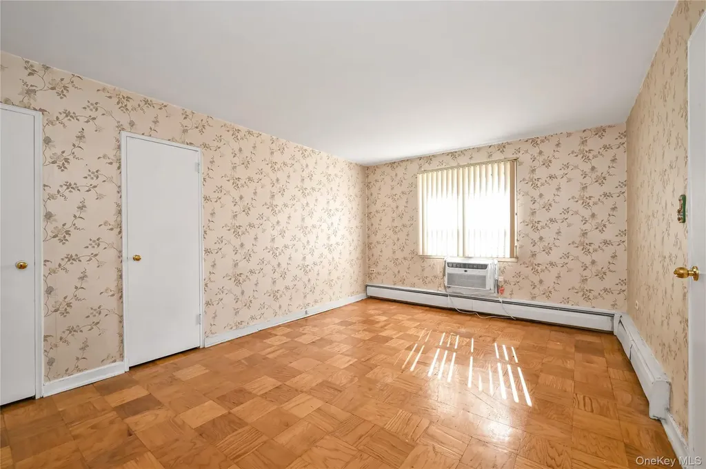 99-10 60ave Corona NY 11368