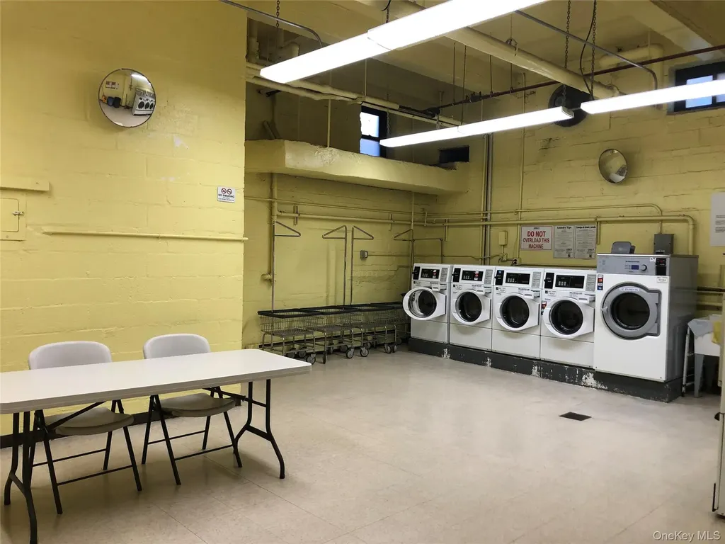 99-10 60ave Corona NY 11368