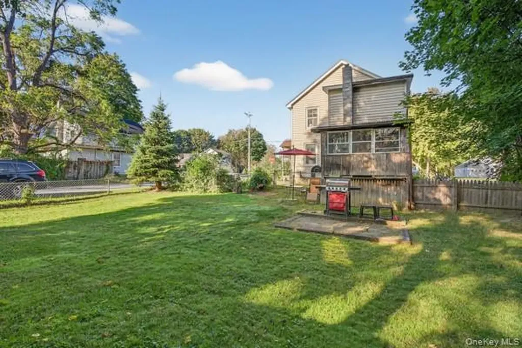 33 Thompson Street Red Hook NY 12571