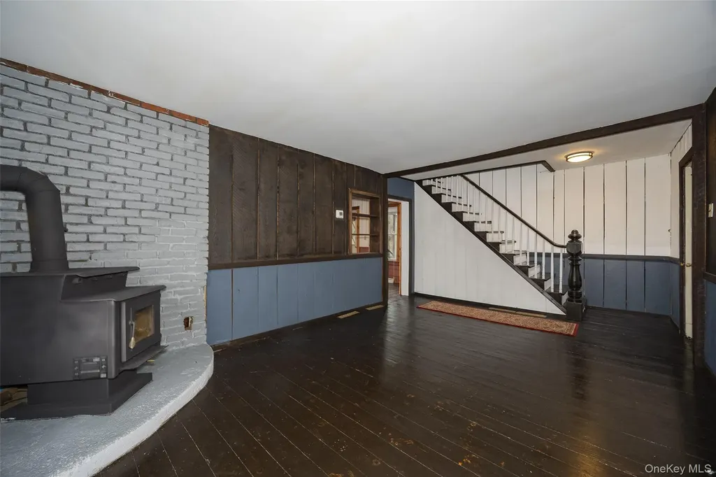 33 Thompson Street Red Hook NY 12571