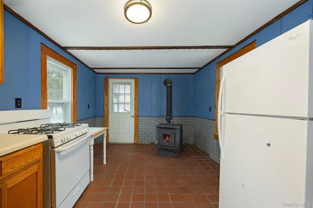 33 Thompson Street Red Hook NY 12571