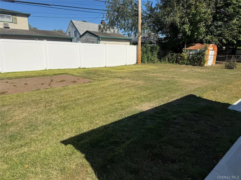 27 Gleaner Lane Levittown NY 11756