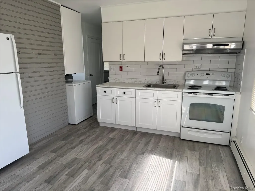 27 Gleaner Lane Levittown NY 11756