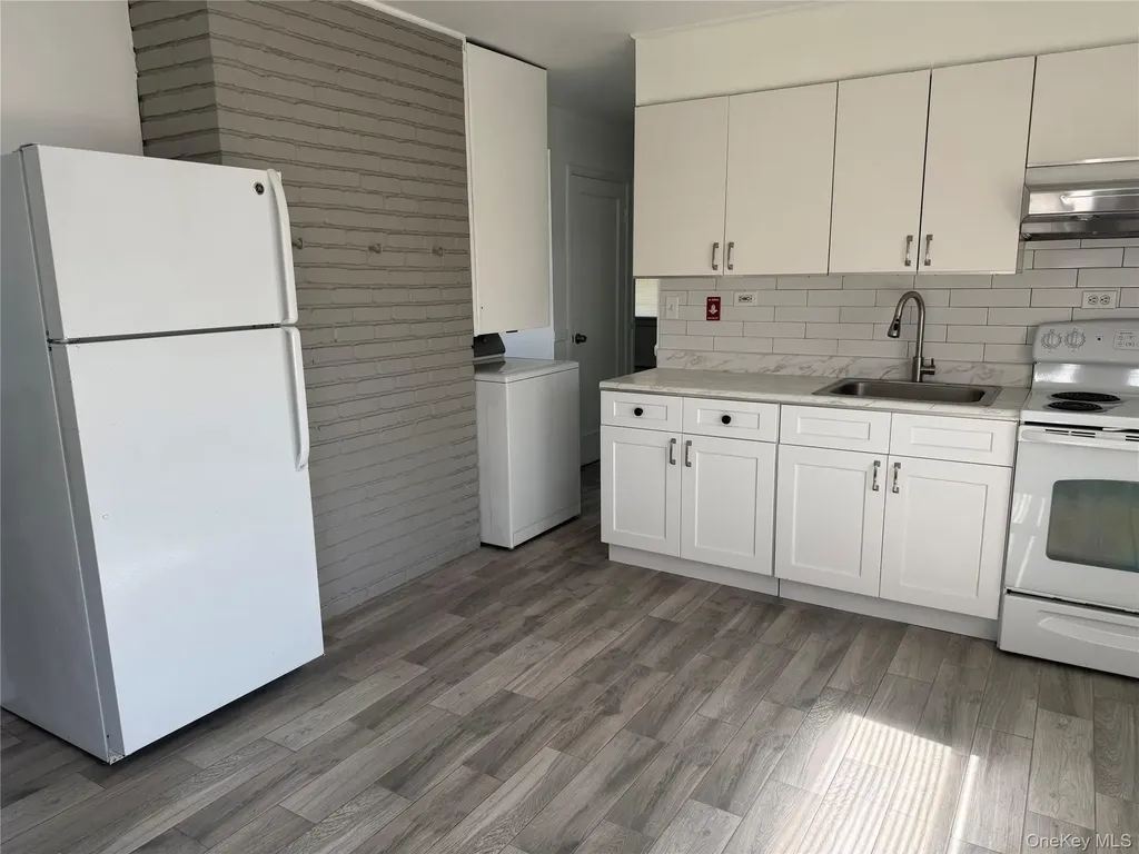 27 Gleaner Lane Levittown NY 11756