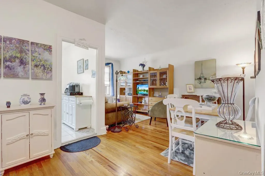 141 Woodmere Boulevard Woodmere NY 11598