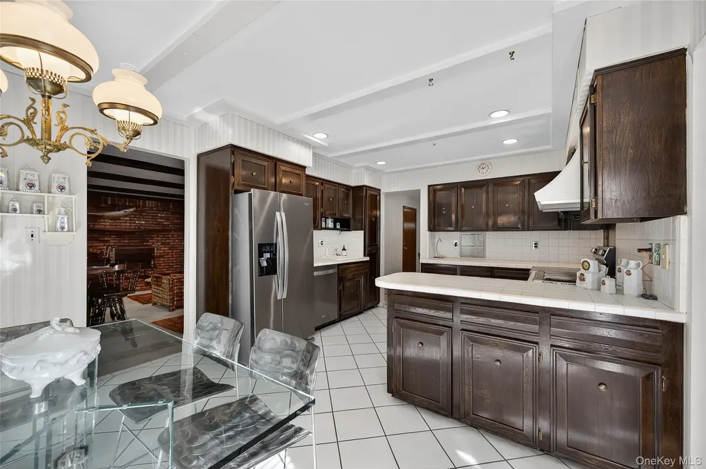 73 Reed Drive Roslyn NY 11576