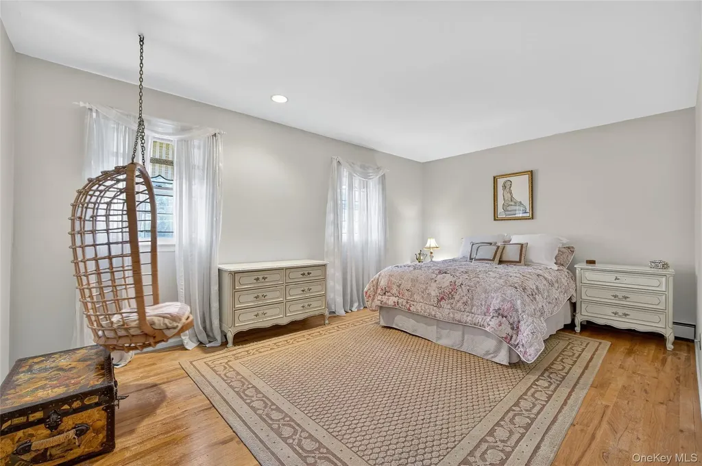 73 Reed Drive Roslyn NY 11576