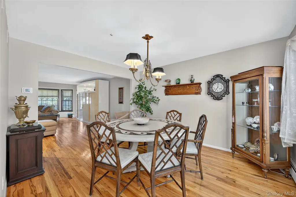 73 Reed Drive Roslyn NY 11576