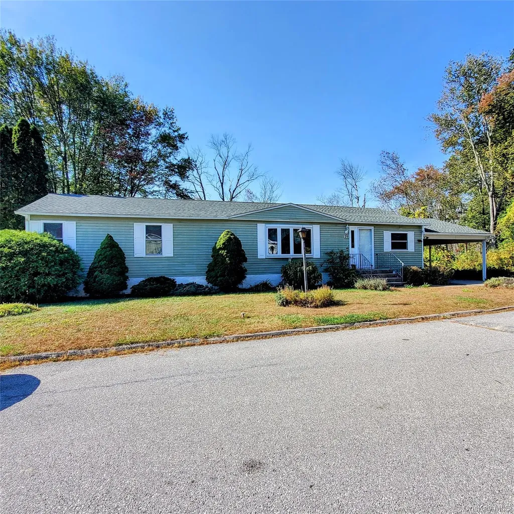 29 Perry Road Hyde Park NY 12538