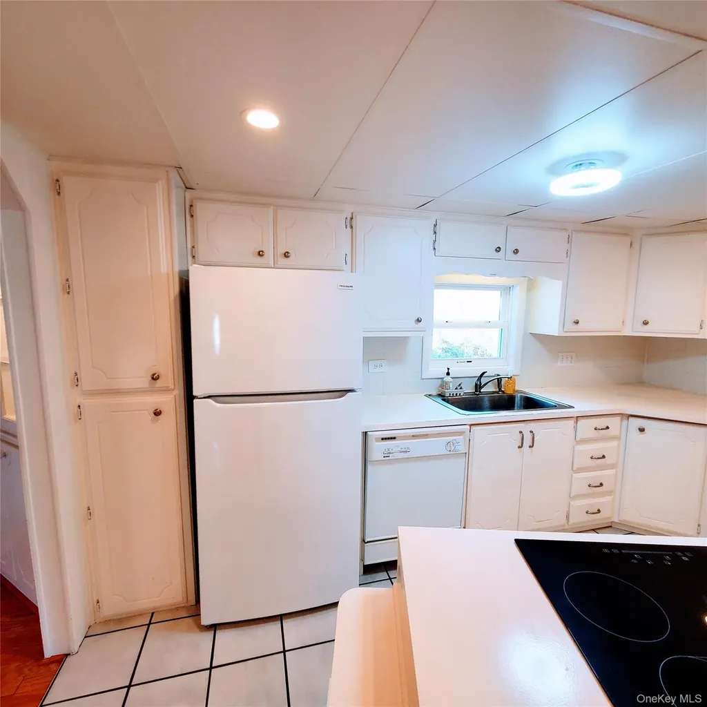 29 Perry Road Hyde Park NY 12538