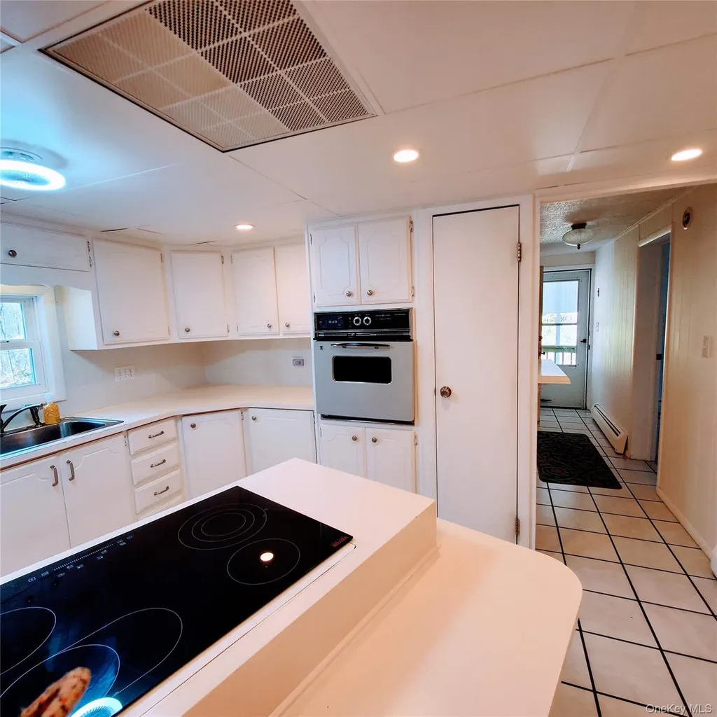 29 Perry Road Hyde Park NY 12538