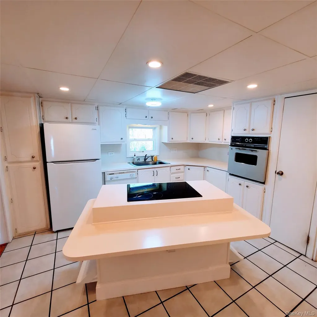 29 Perry Road Hyde Park NY 12538