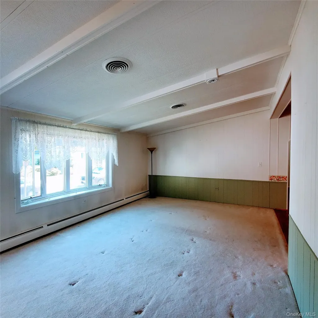 29 Perry Road Hyde Park NY 12538