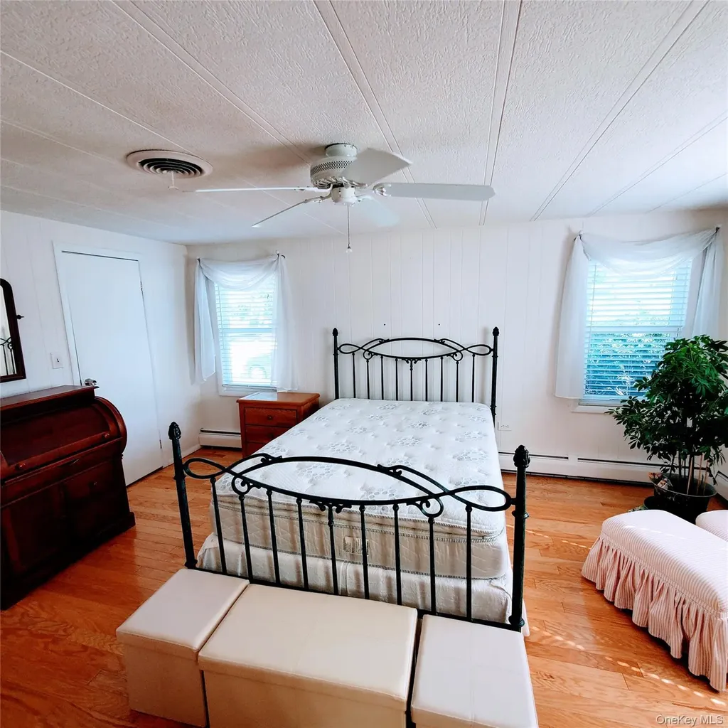 29 Perry Road Hyde Park NY 12538