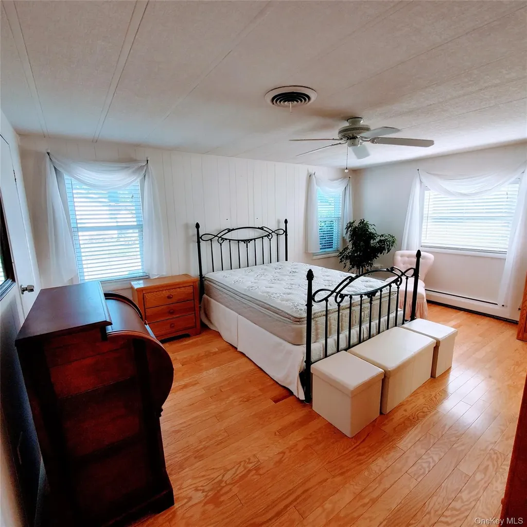 29 Perry Road Hyde Park NY 12538