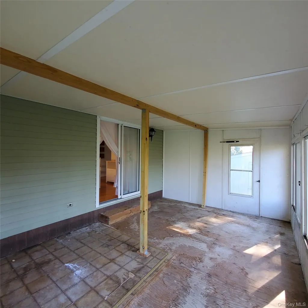 29 Perry Road Hyde Park NY 12538