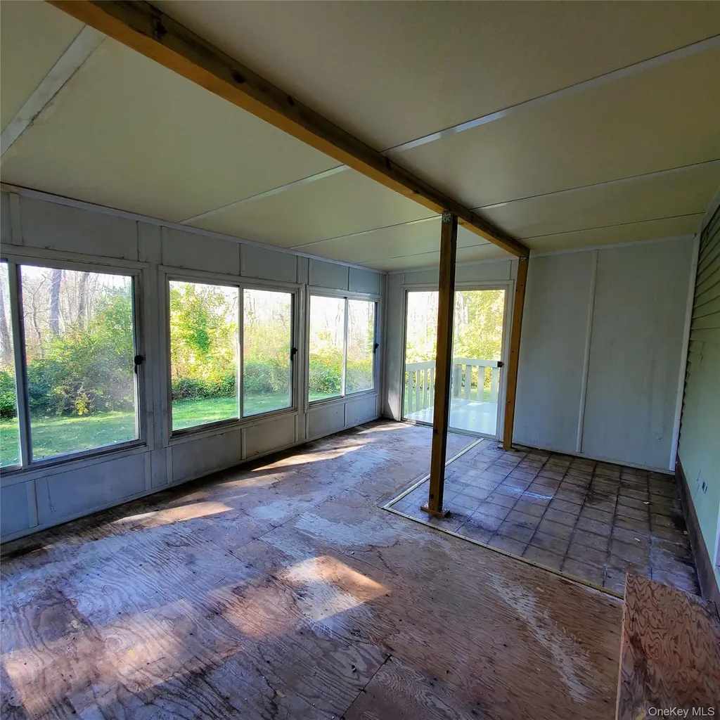 29 Perry Road Hyde Park NY 12538