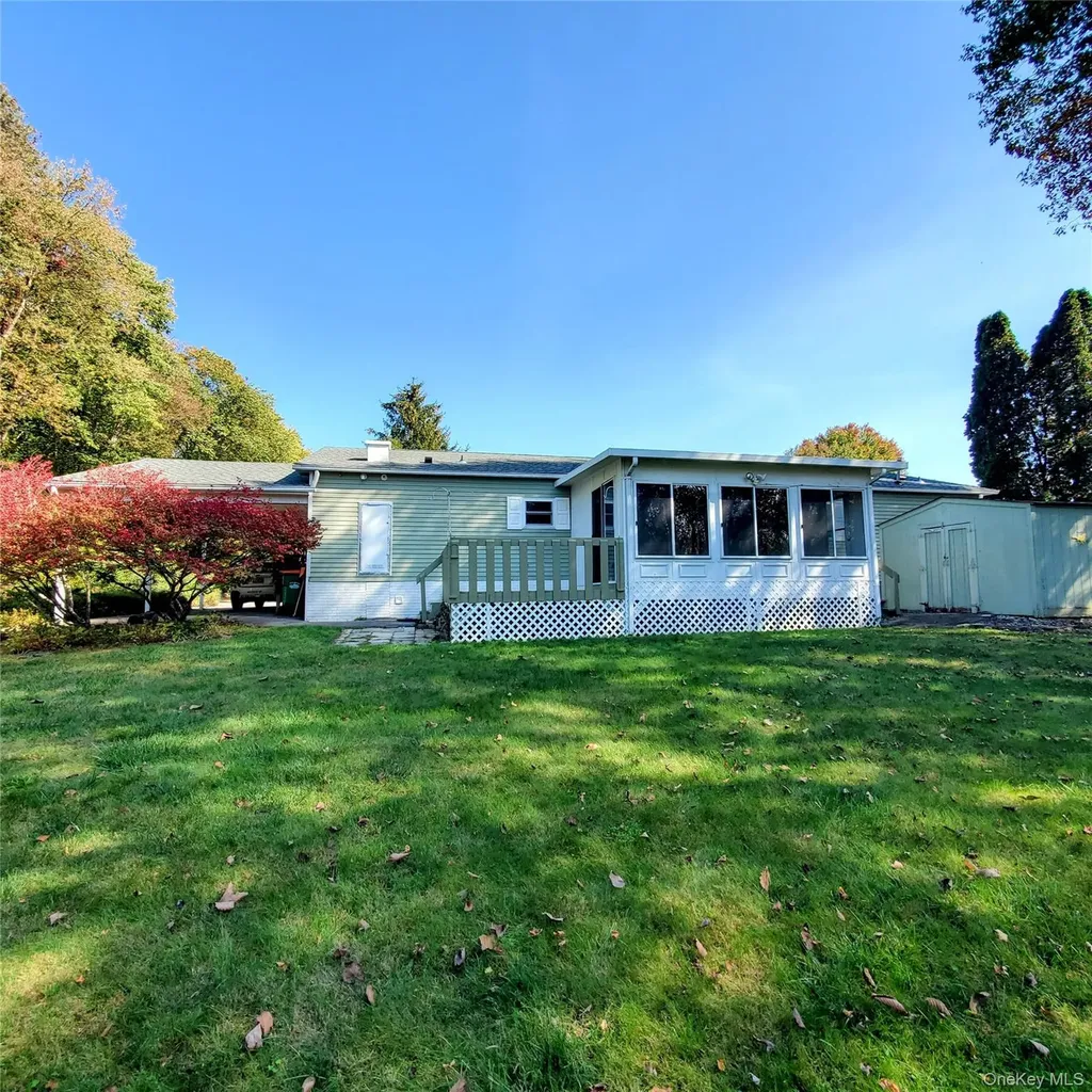 29 Perry Road Hyde Park NY 12538