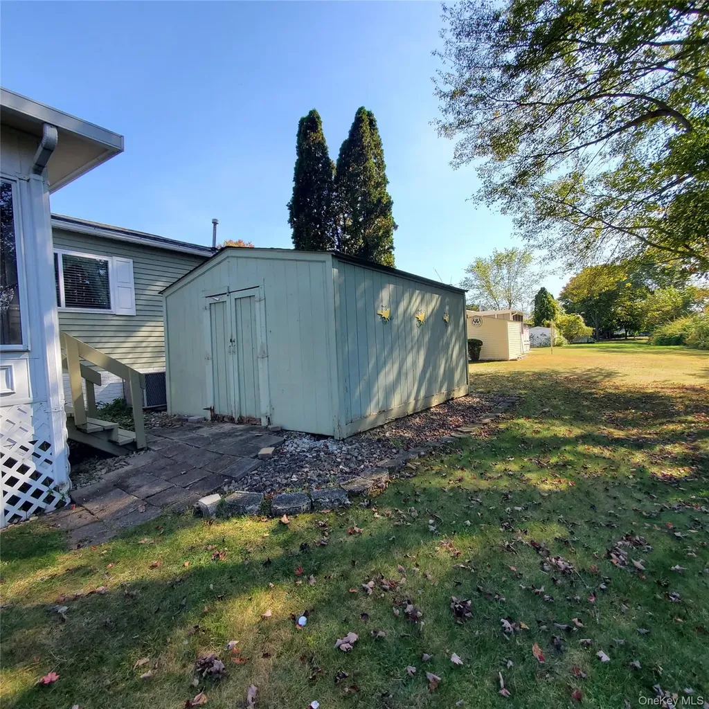 29 Perry Road Hyde Park NY 12538