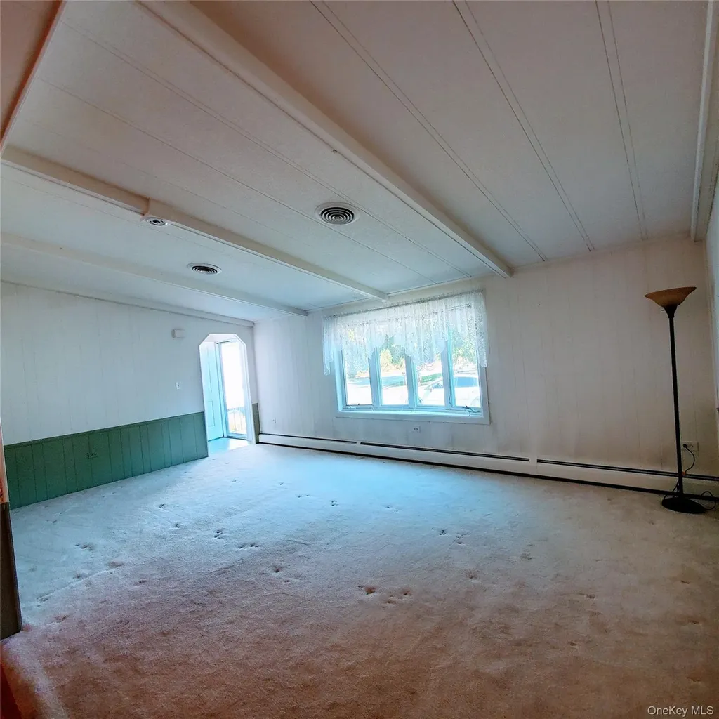 29 Perry Road Hyde Park NY 12538