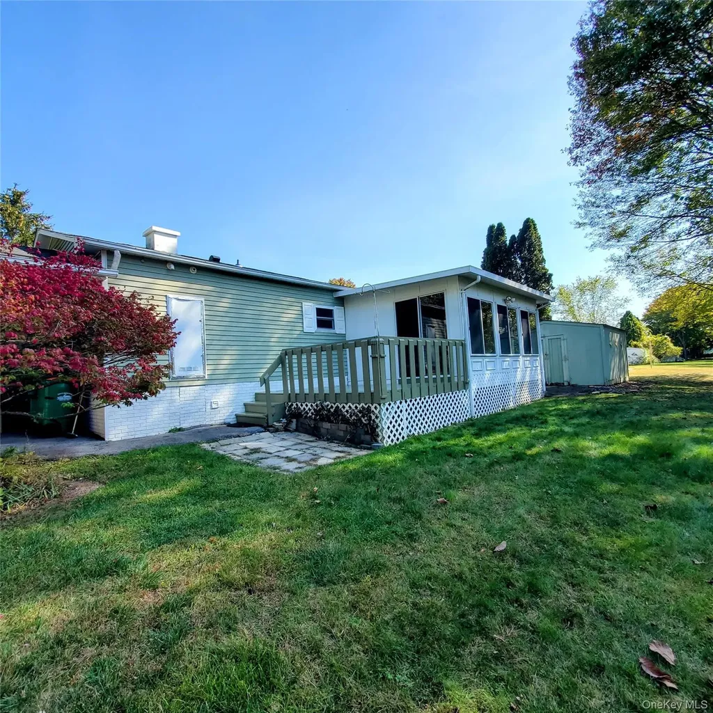 29 Perry Road Hyde Park NY 12538