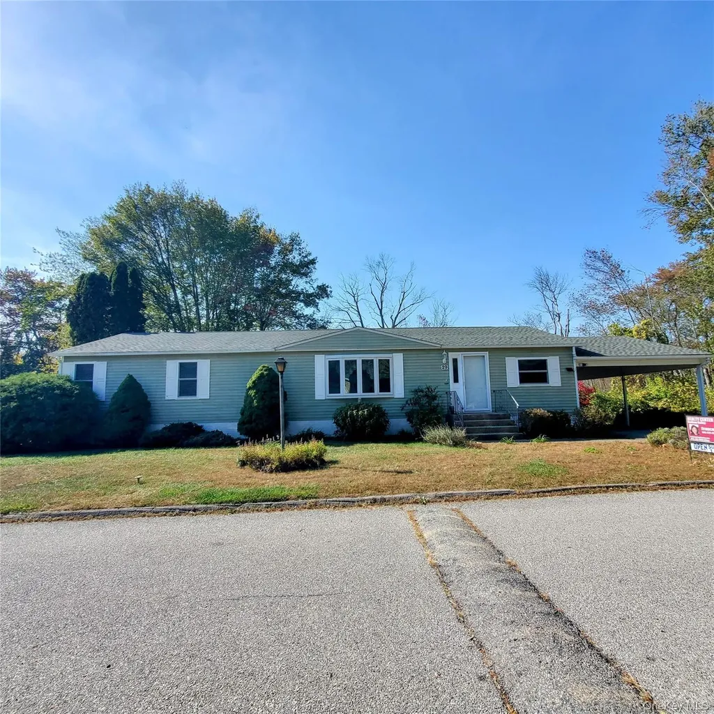 29 Perry Road Hyde Park NY 12538