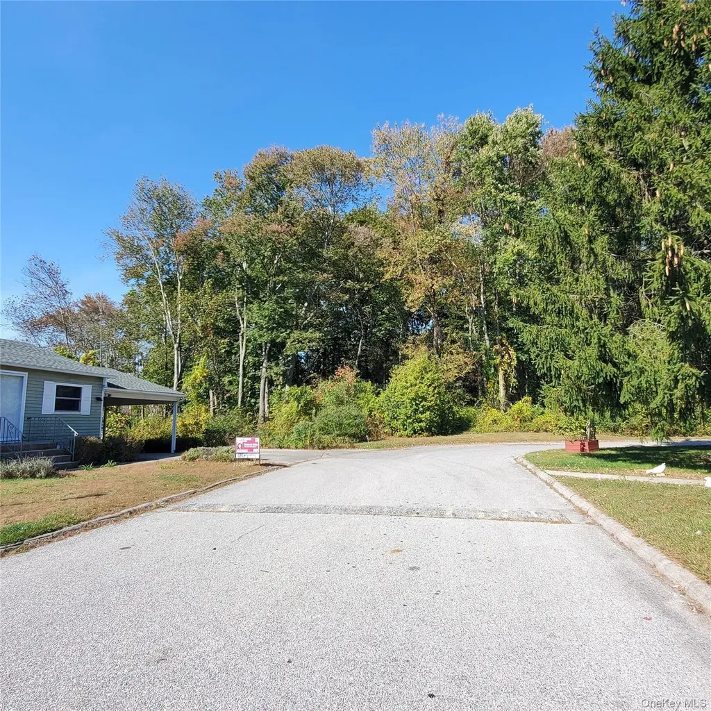 29 Perry Road Hyde Park NY 12538
