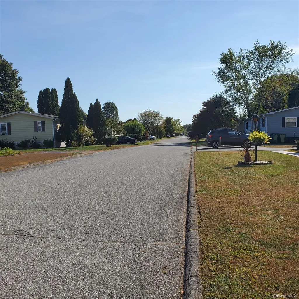 29 Perry Road Hyde Park NY 12538