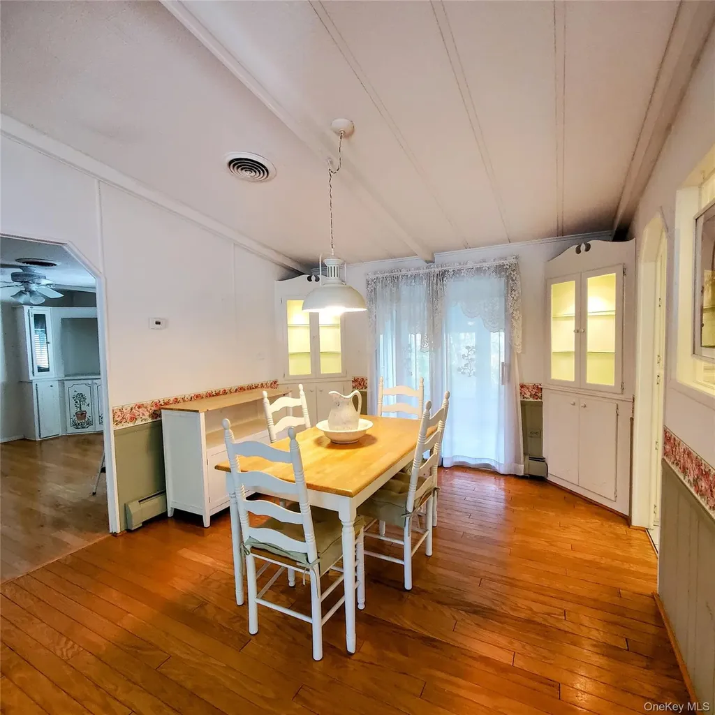 29 Perry Road Hyde Park NY 12538