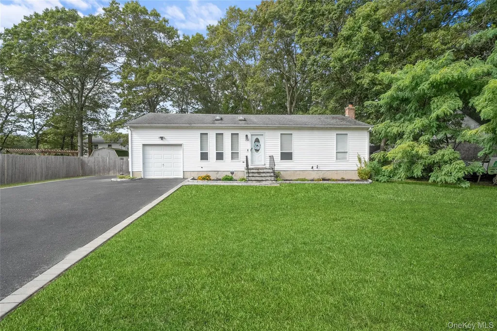 139 Forrest Avenue Shirley NY 11967