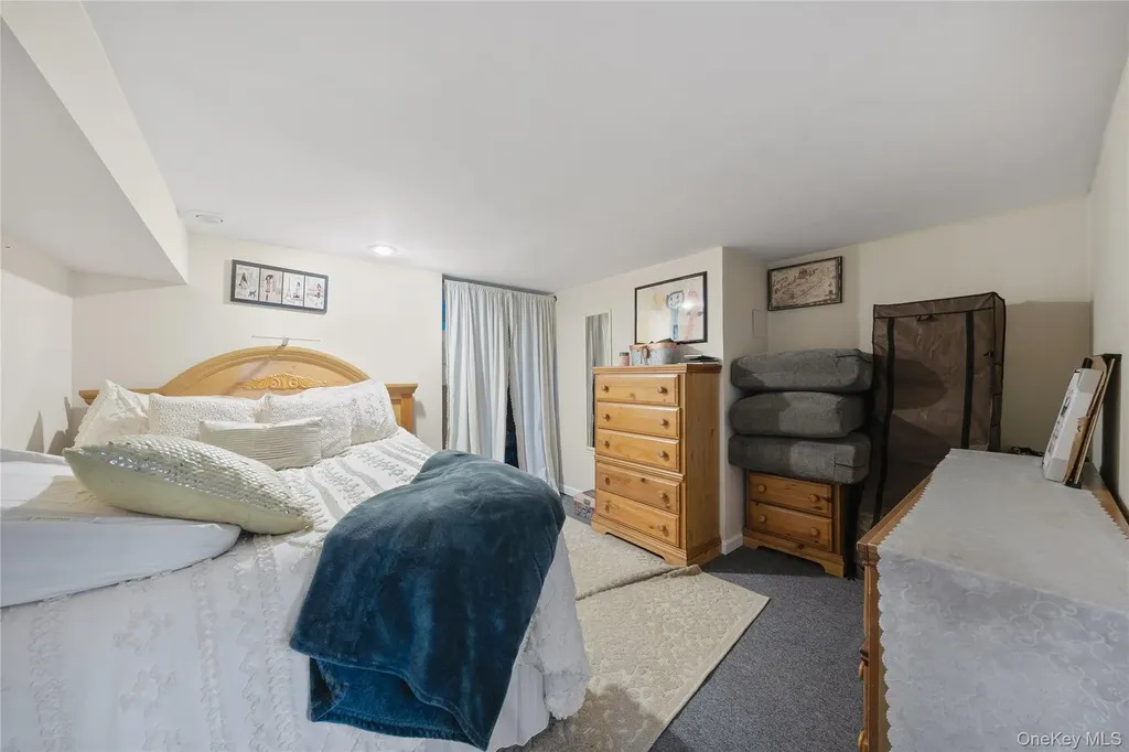 139 Forrest Avenue Shirley NY 11967