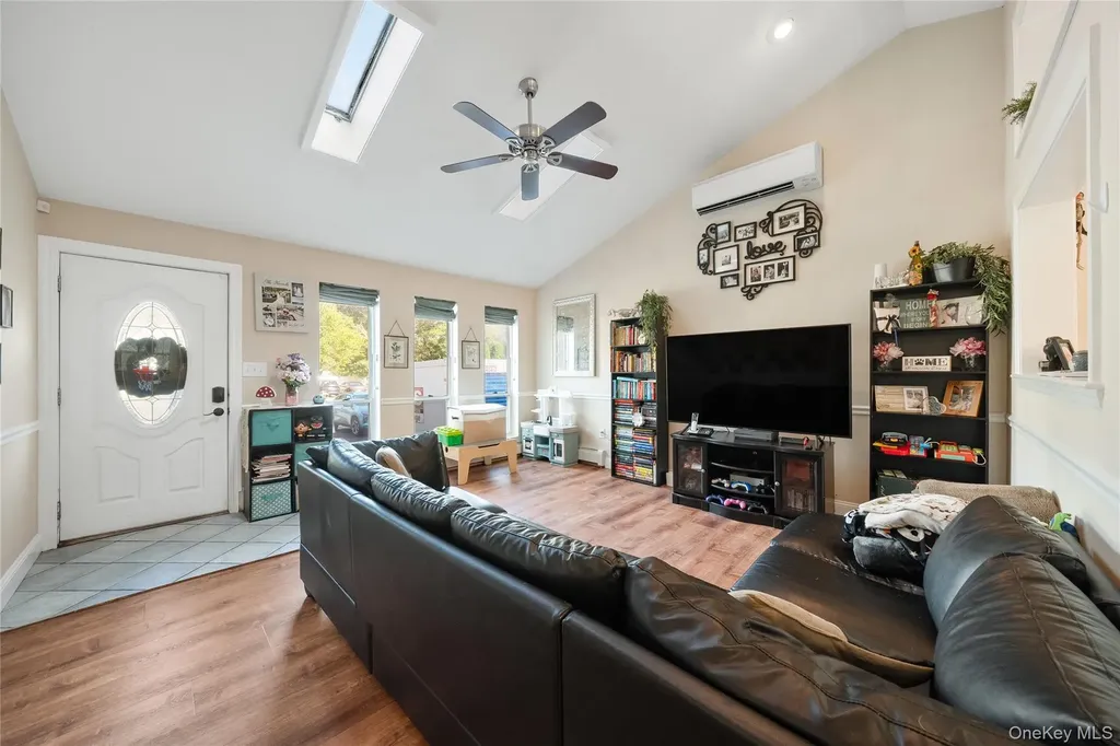 139 Forrest Avenue Shirley NY 11967