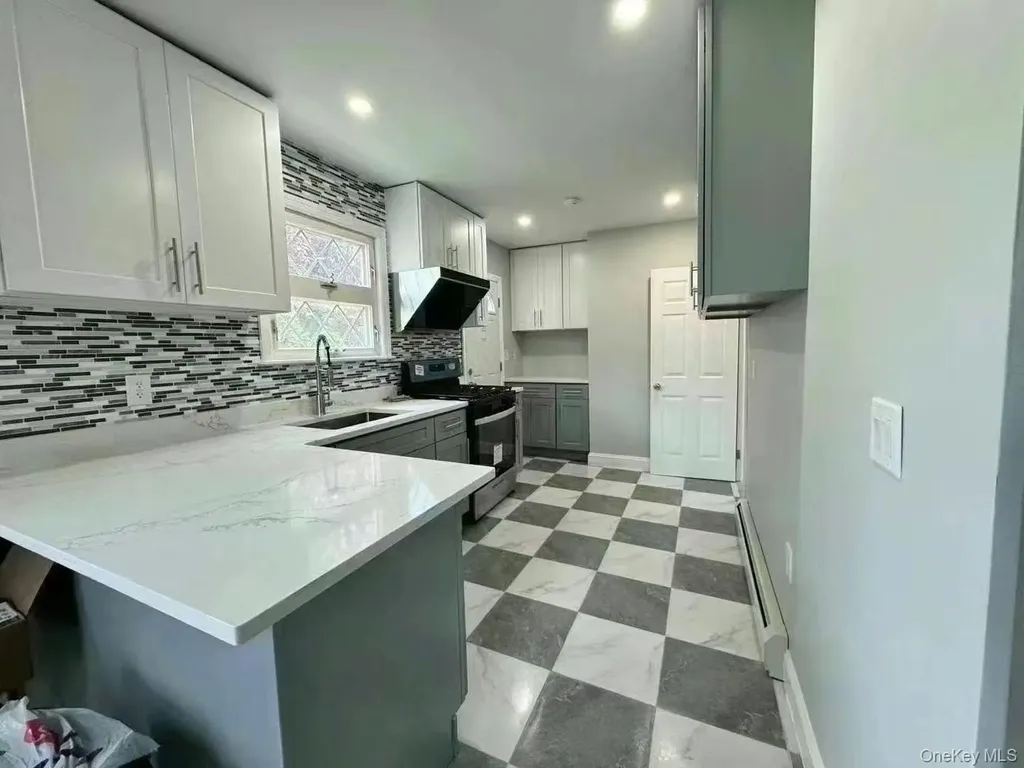 345 Plainfield Avenue Floral Park NY 11001