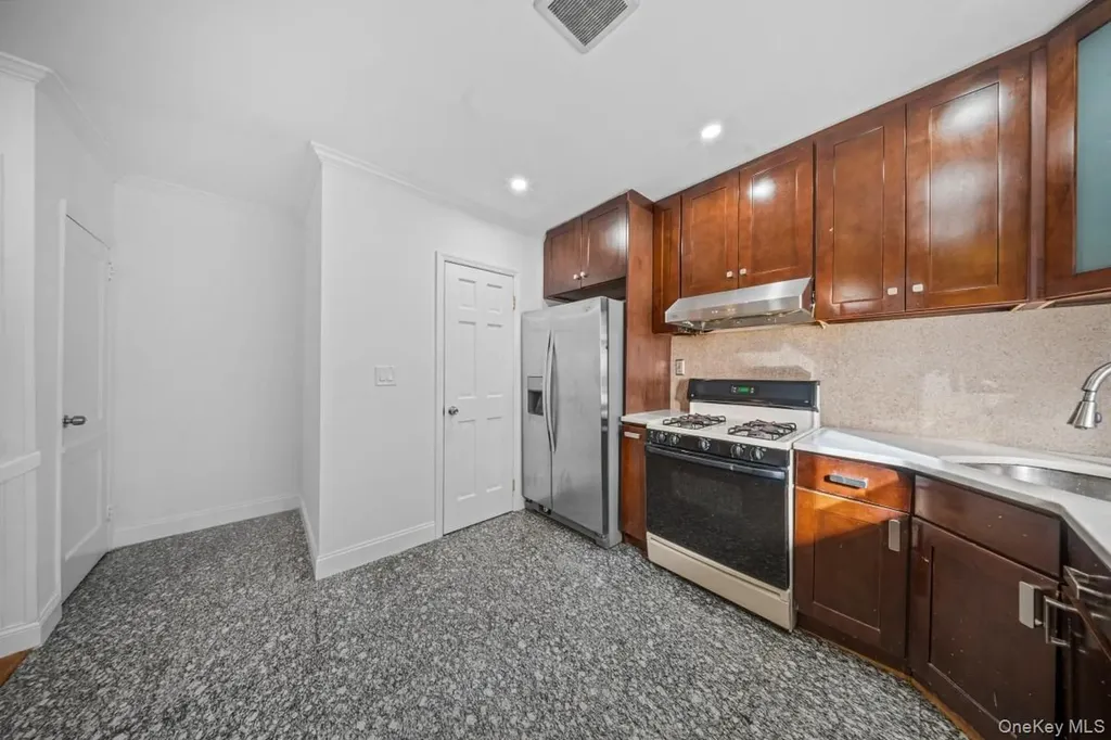 6133 157th Street Flushing NY 11367