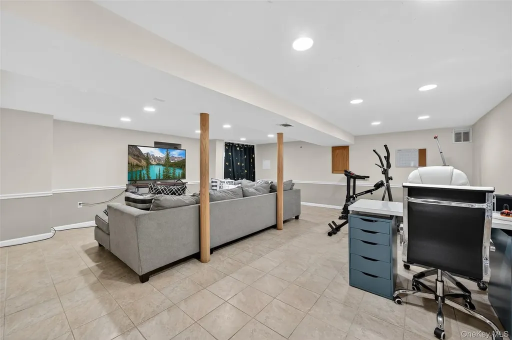 7 Manhattan Avenue Middletown NY 10940