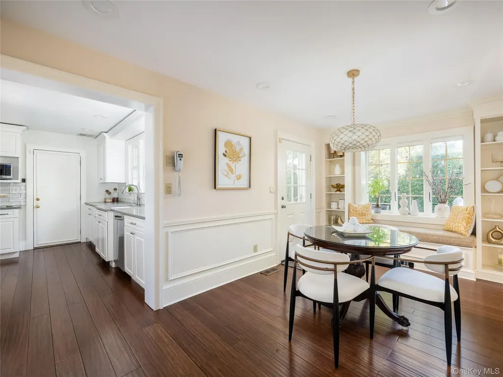 50 Eakins Road Manhasset NY 11030
