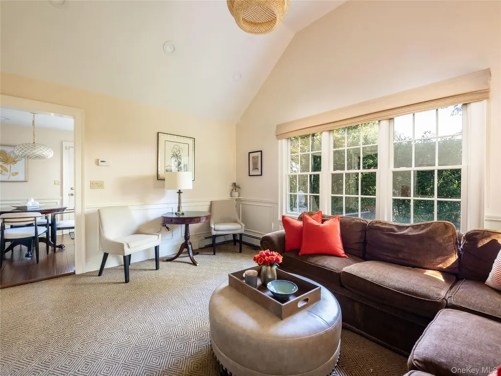 50 Eakins Road Manhasset NY 11030