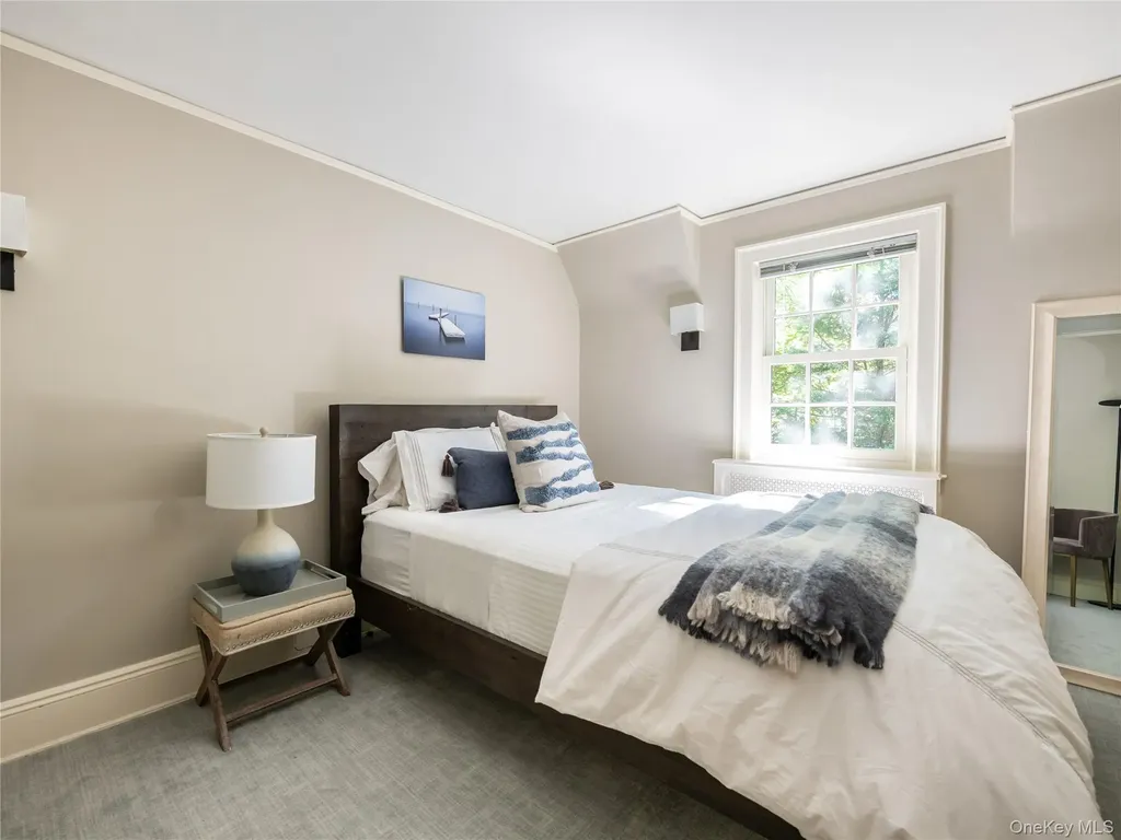 50 Eakins Road Manhasset NY 11030