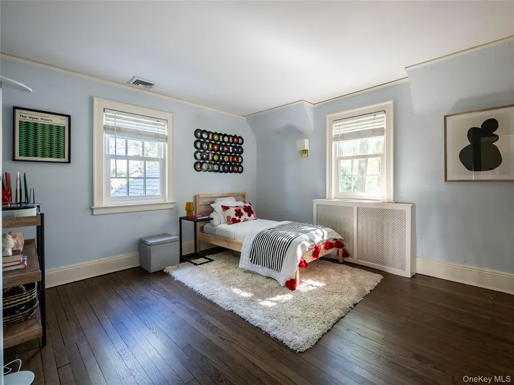 50 Eakins Road Manhasset NY 11030