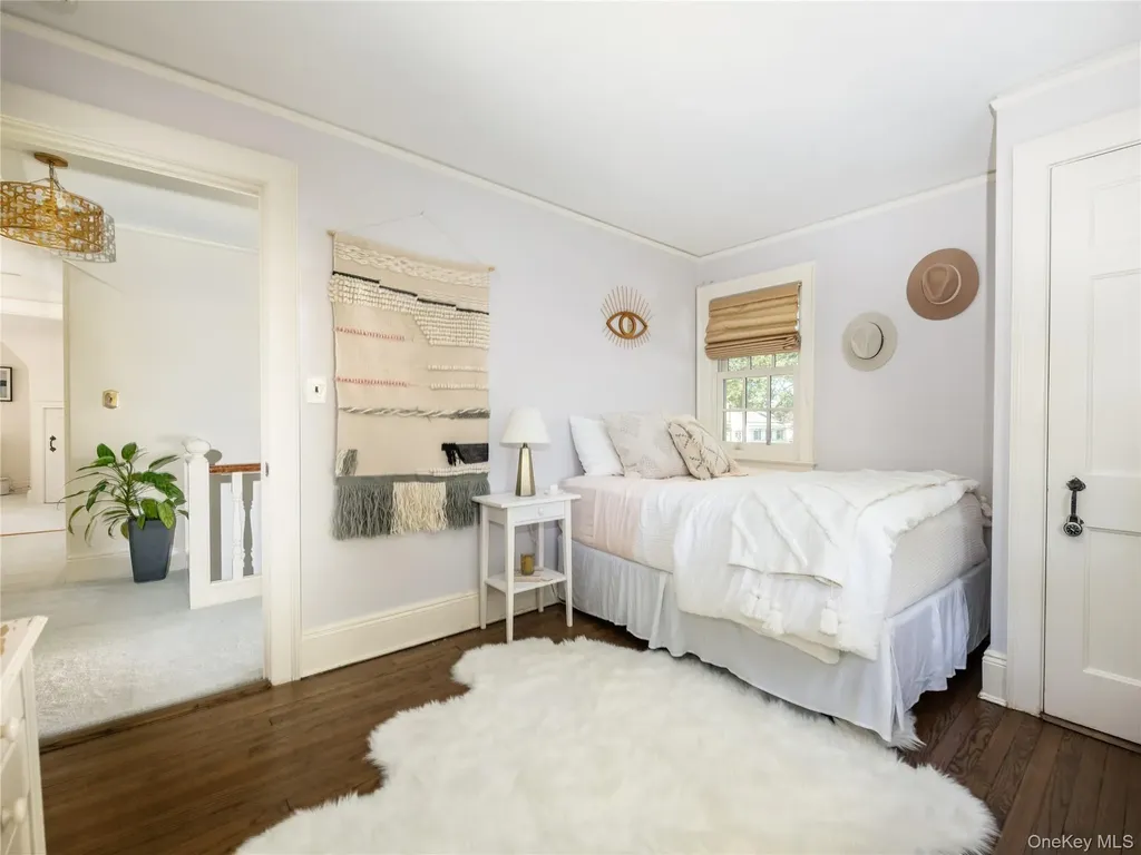 50 Eakins Road Manhasset NY 11030