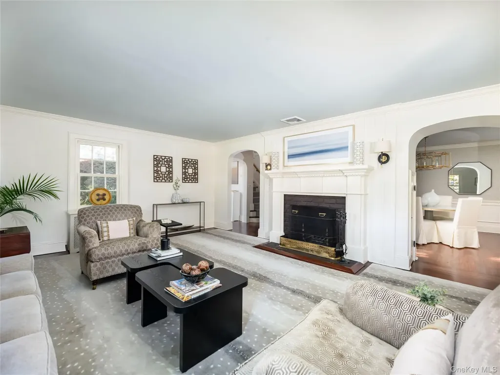 50 Eakins Road Manhasset NY 11030