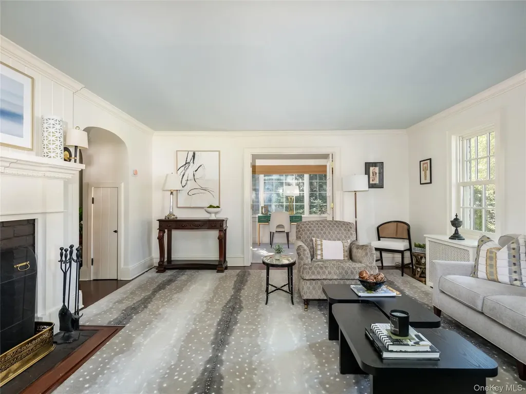 50 Eakins Road Manhasset NY 11030
