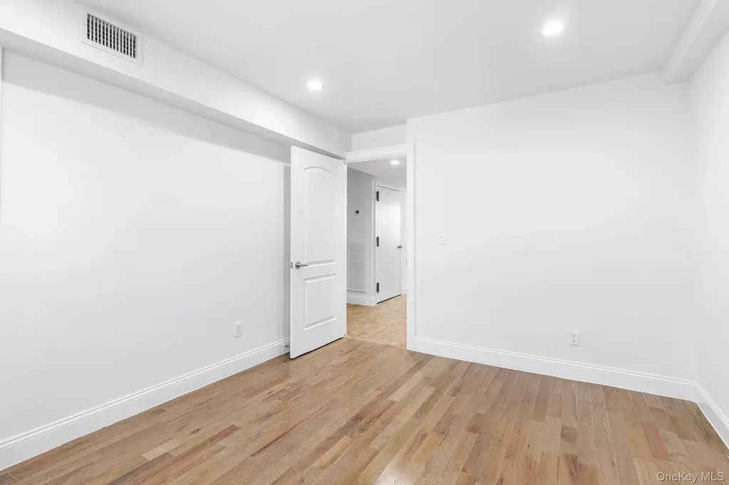836 E 221st Street Bronx NY 10467