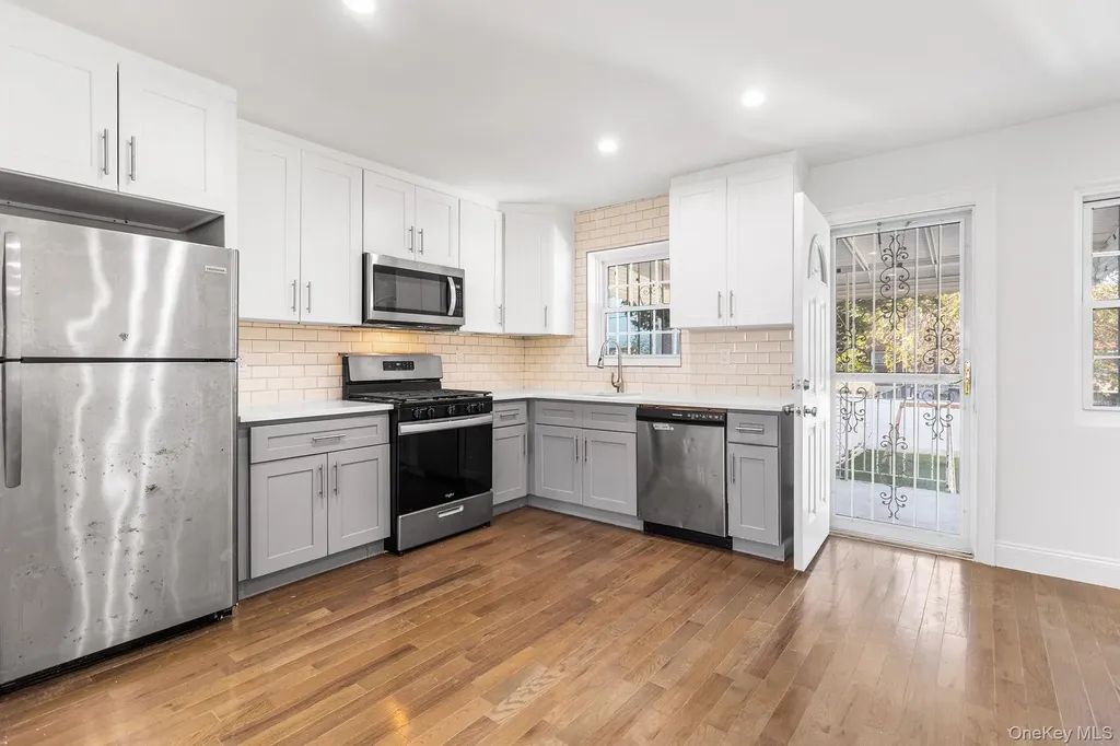 836 E 221st Street Bronx NY 10467