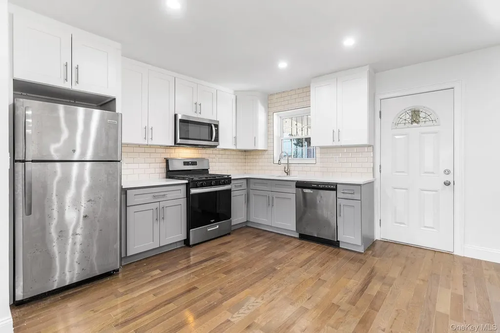 836 E 221st Street Bronx NY 10467
