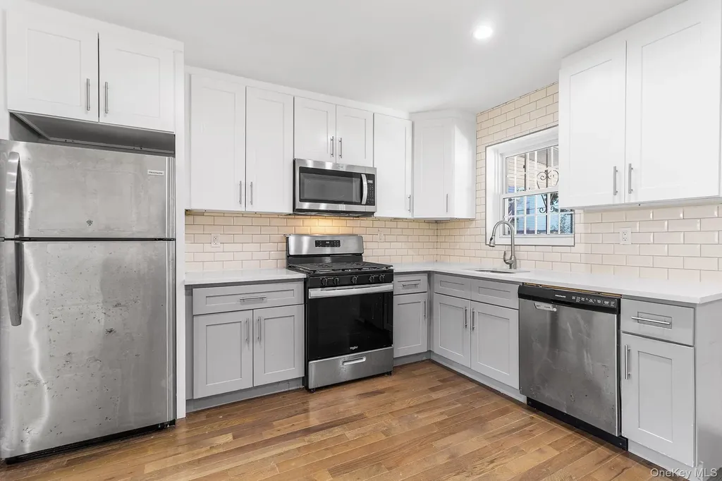 836 E 221st Street Bronx NY 10467