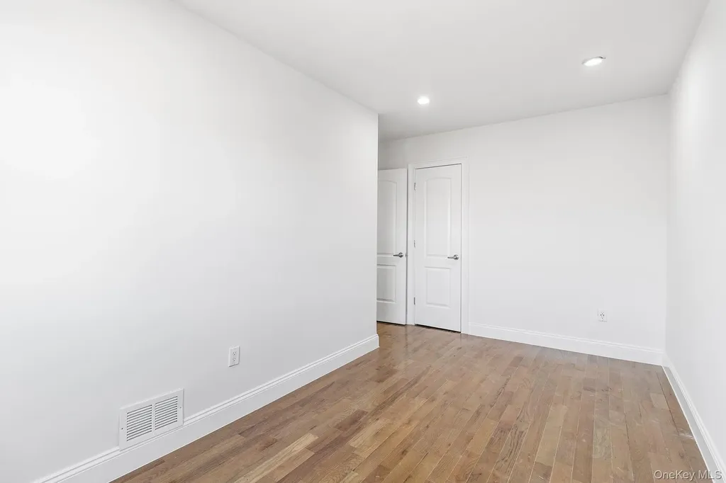 836 E 221st Street Bronx NY 10467