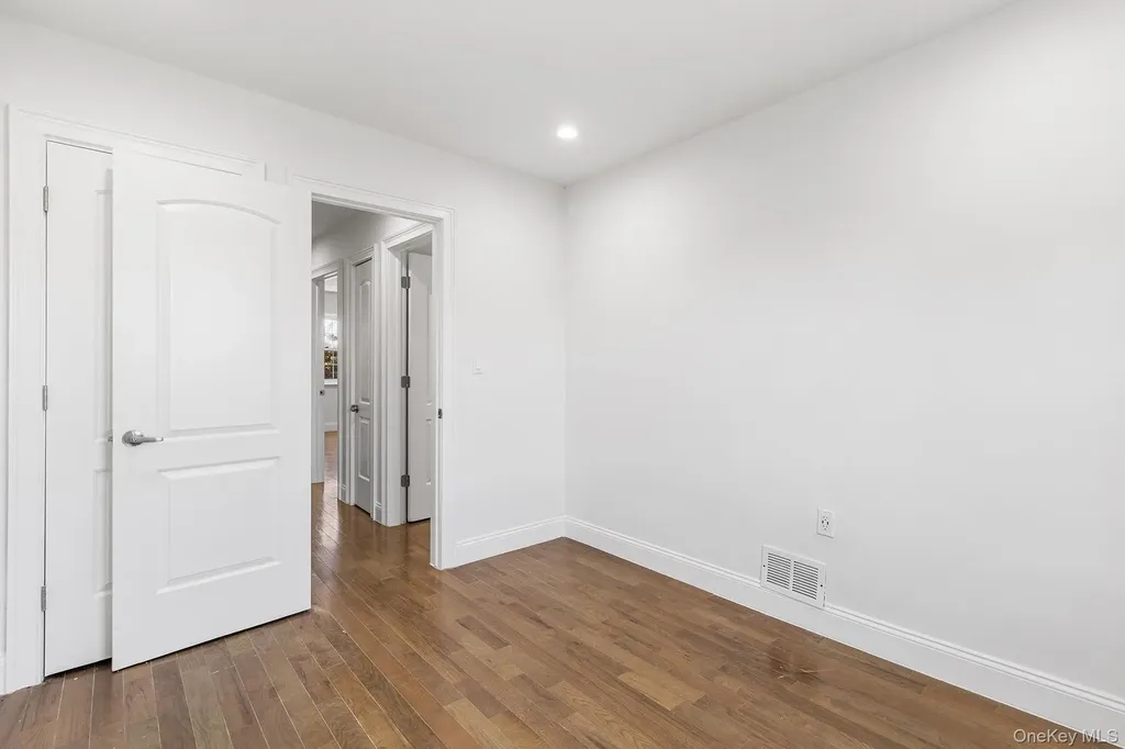 836 E 221st Street Bronx NY 10467